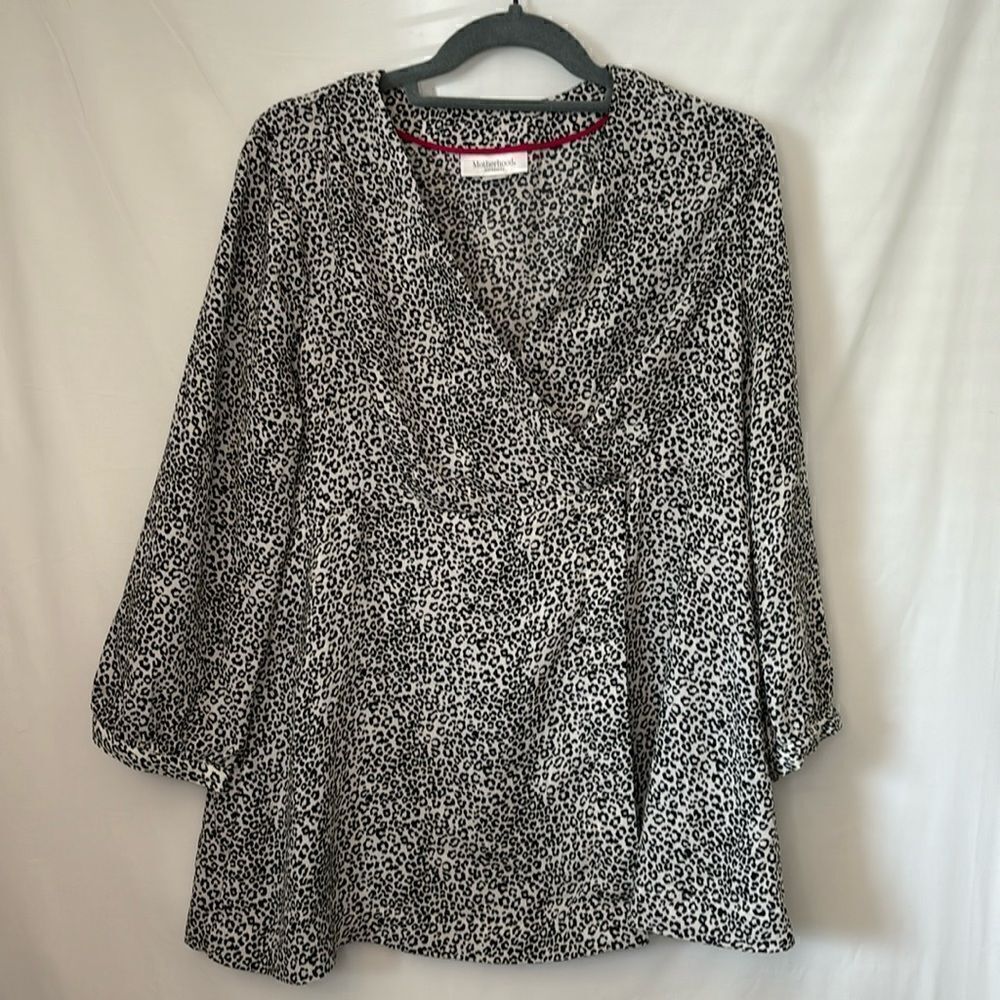 Motherhood Maternity EUC black/beige leopard print blouse Size medium